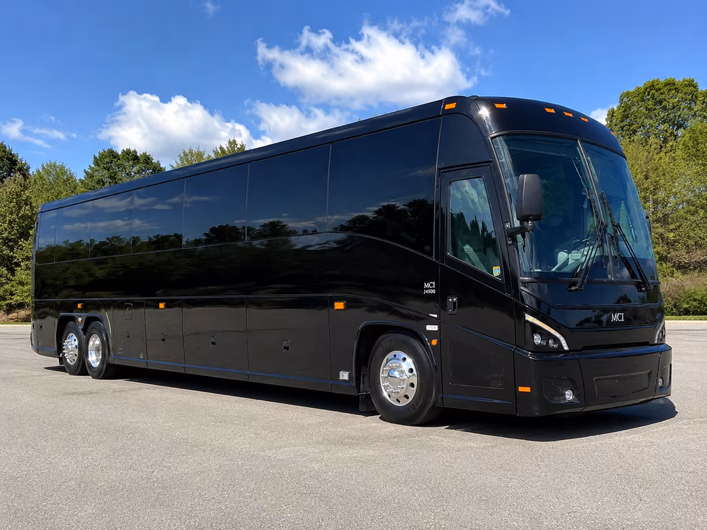 get a wine country wedding shuttle from kirkland to woodinville that keeps the celebration going